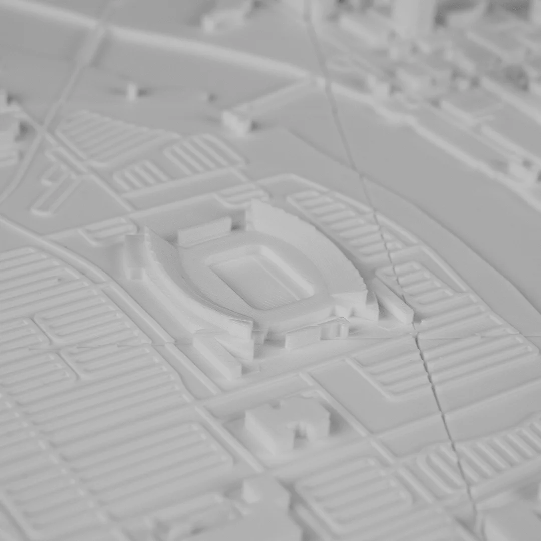Close view of a stadium and adjacent river in a Moscow city relief map.