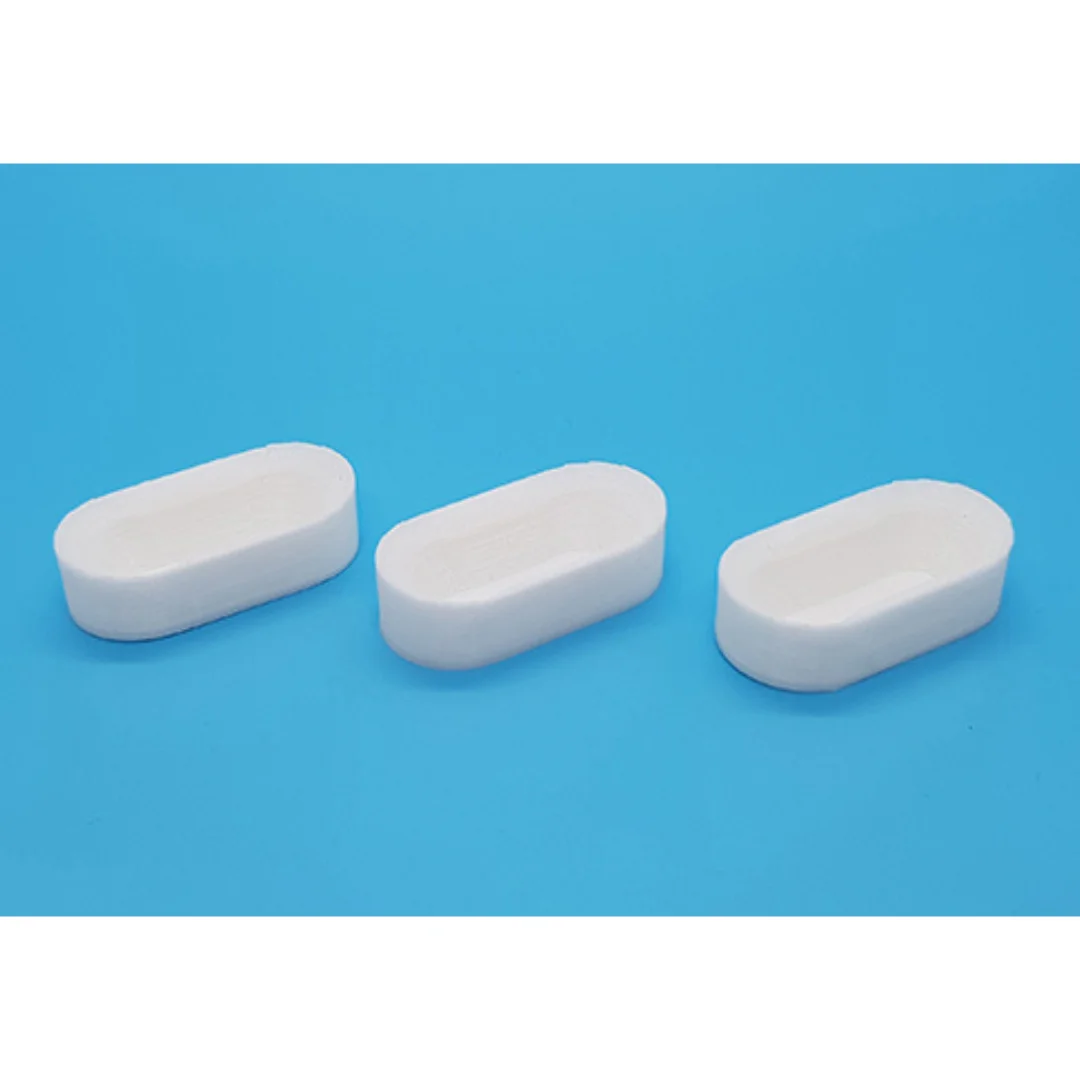 Miniature rounded-edge bathtubs displayed together at 1:50 scale.