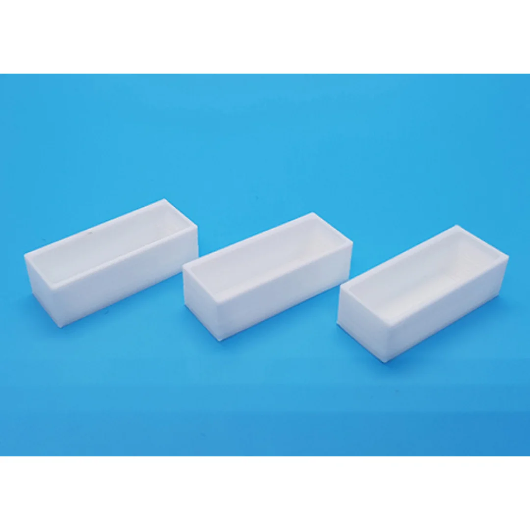 Miniature rectangular bathtubs displayed together at 1:50 scale.