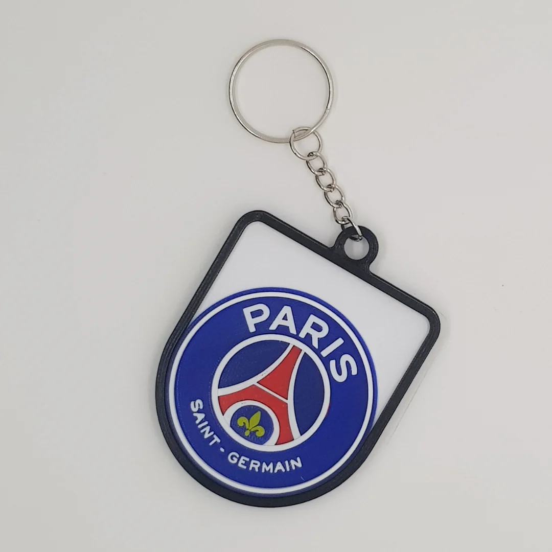 Front view of the Paris Saint-Germain keychain showing the club crest.